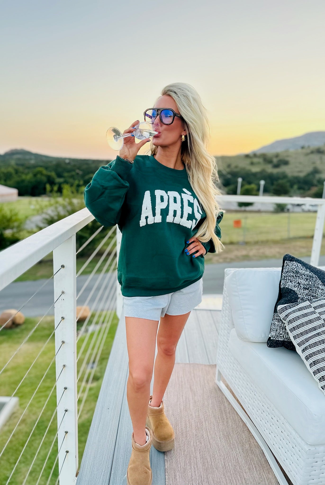 HUNTER GREEN APRES SKI SWEATSHIRT - Tops