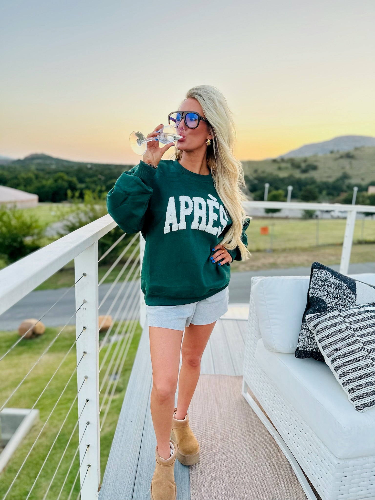 HUNTER GREEN APRES SKI SWEATSHIRT - Tops