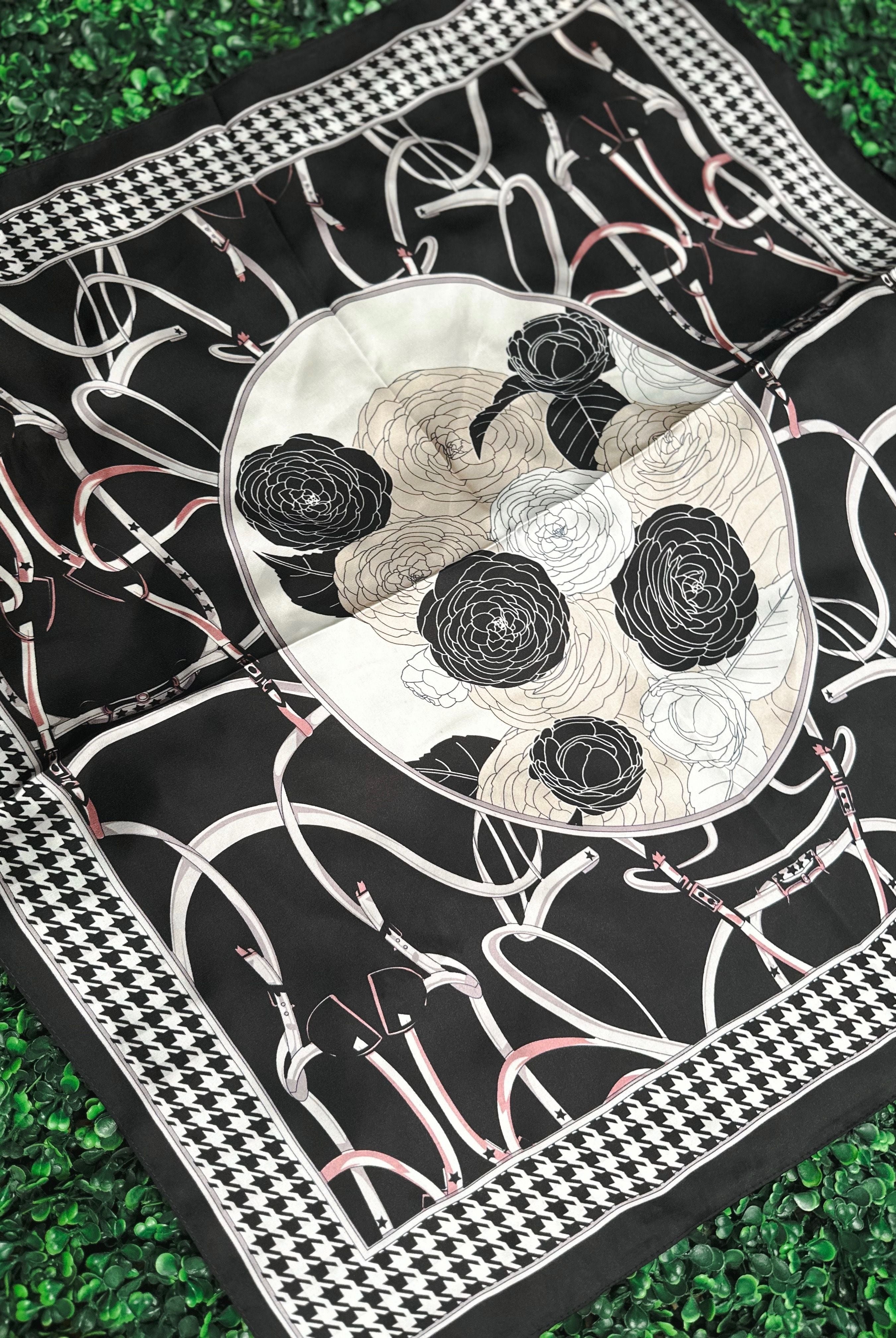 BLACK AND WHITE FLORAL CHECKERED SCARF