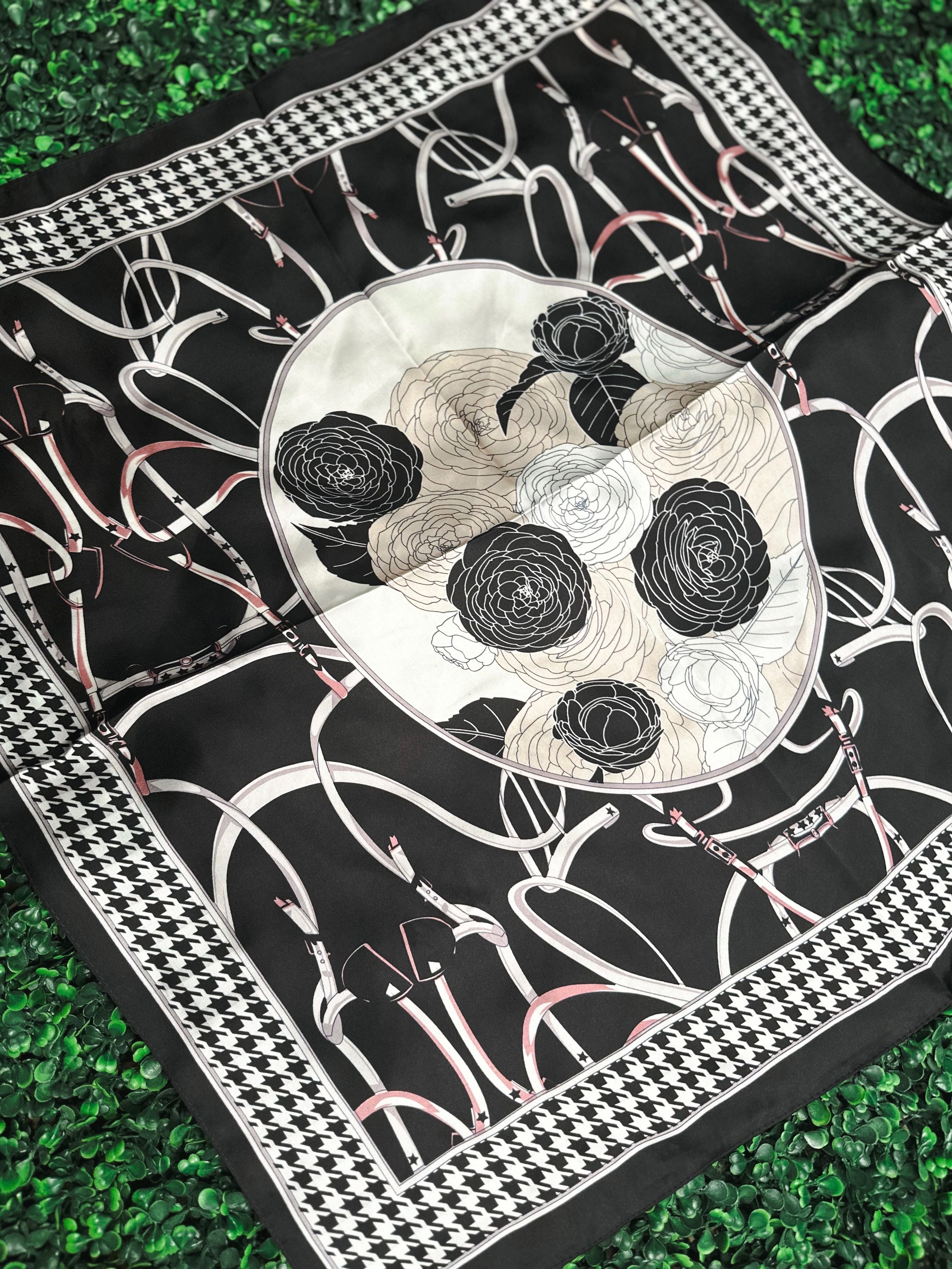 BLACK AND WHITE FLORAL CHECKERED SCARF
