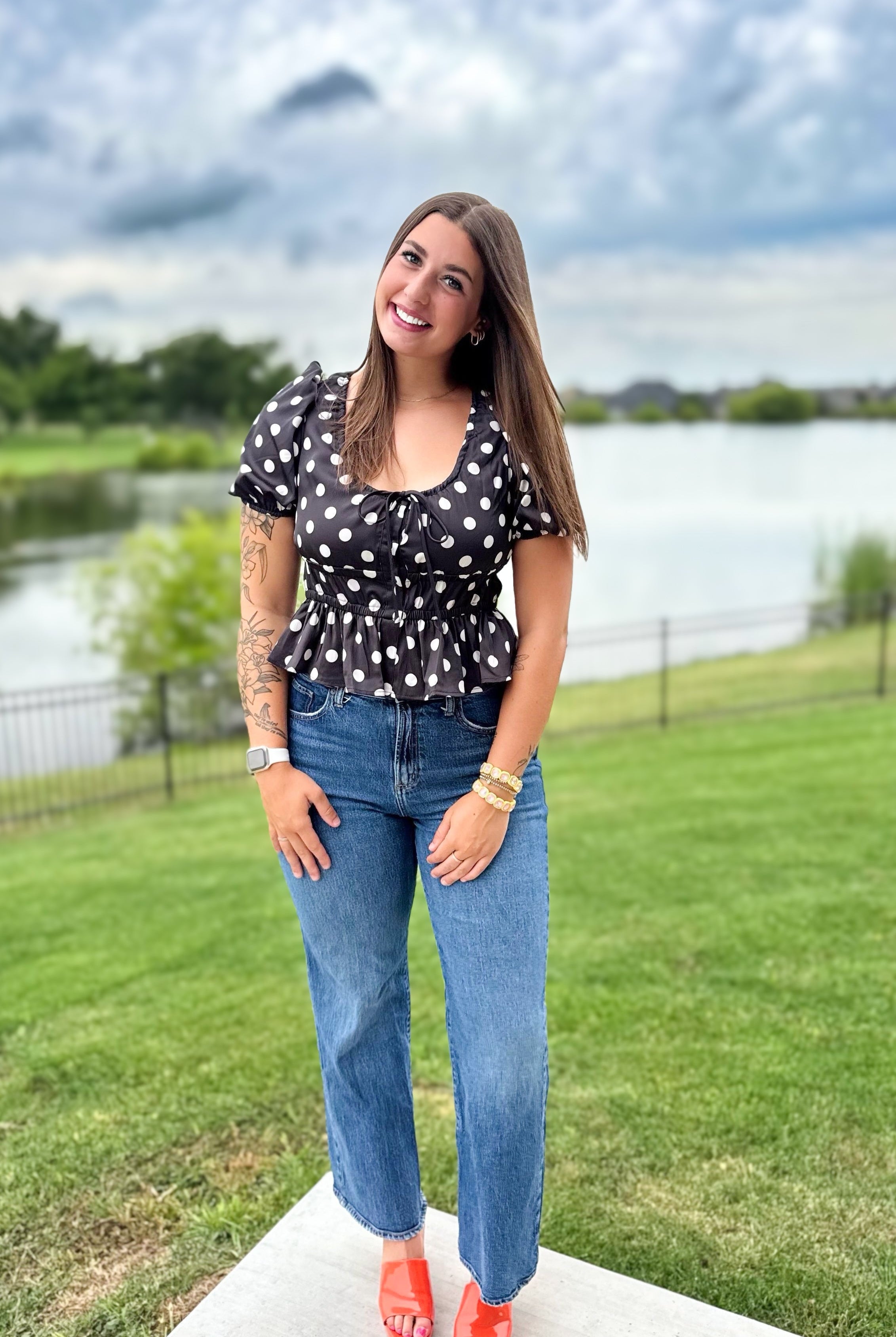 BLACK AND WHITE POLKA DOT TOP PUFF SLEEVE