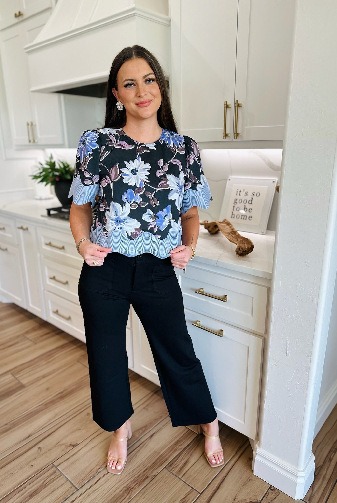 BLACK ENTRO FLORAL TOP W/PURPLE BAND