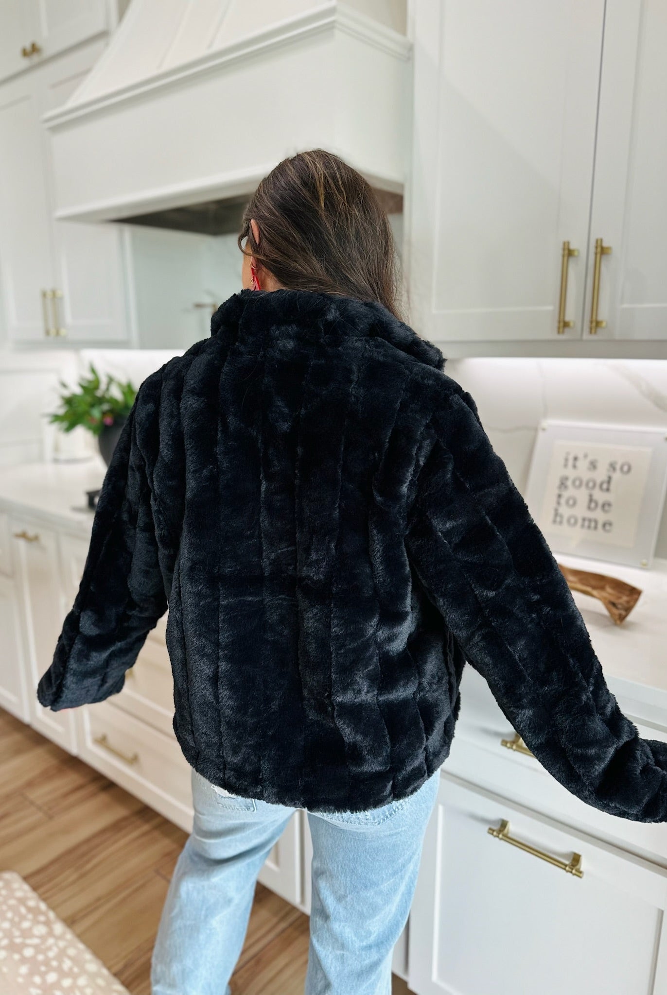 BLACK FAUX FUR JACKET - Tops