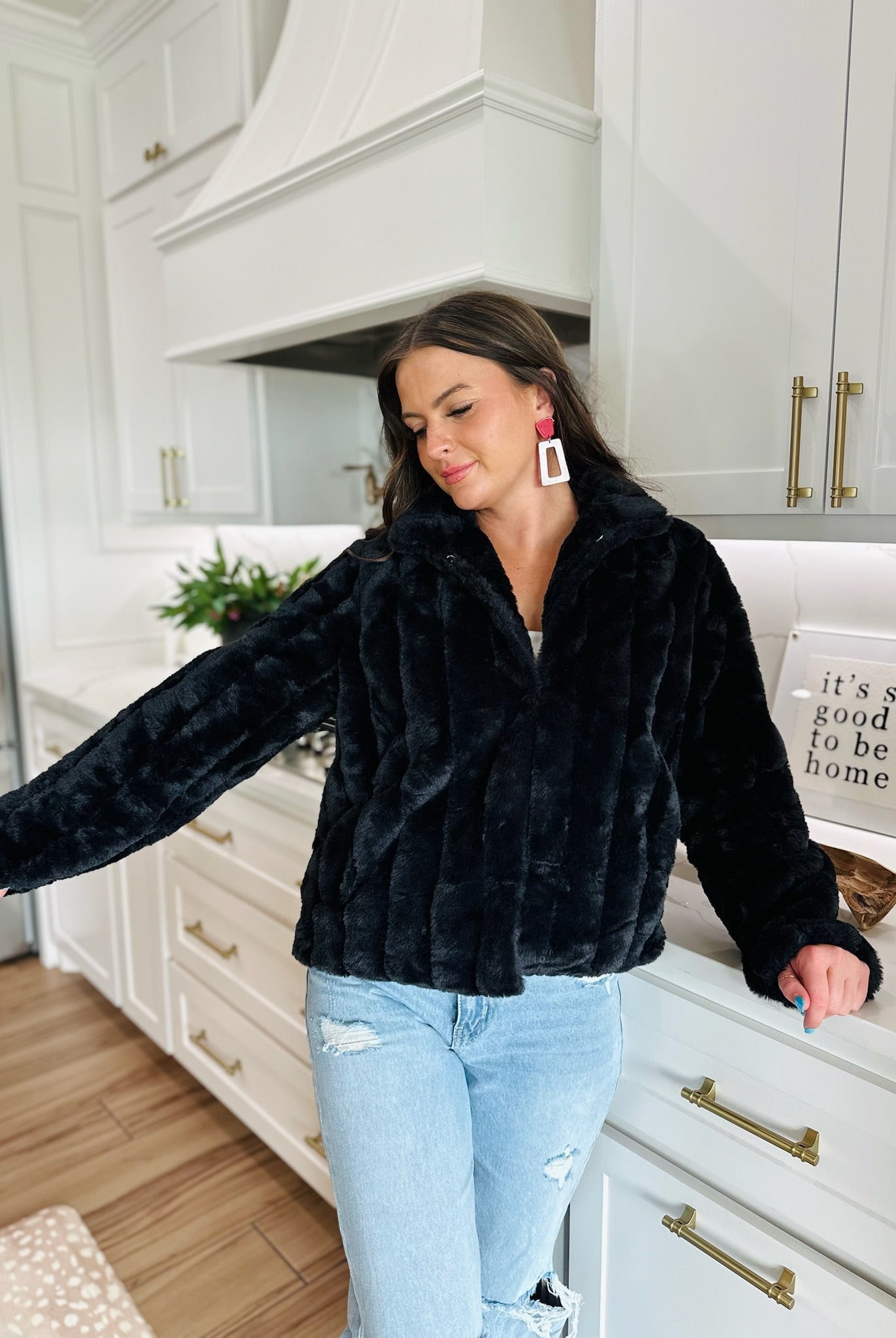 BLACK FAUX FUR JACKET - Tops