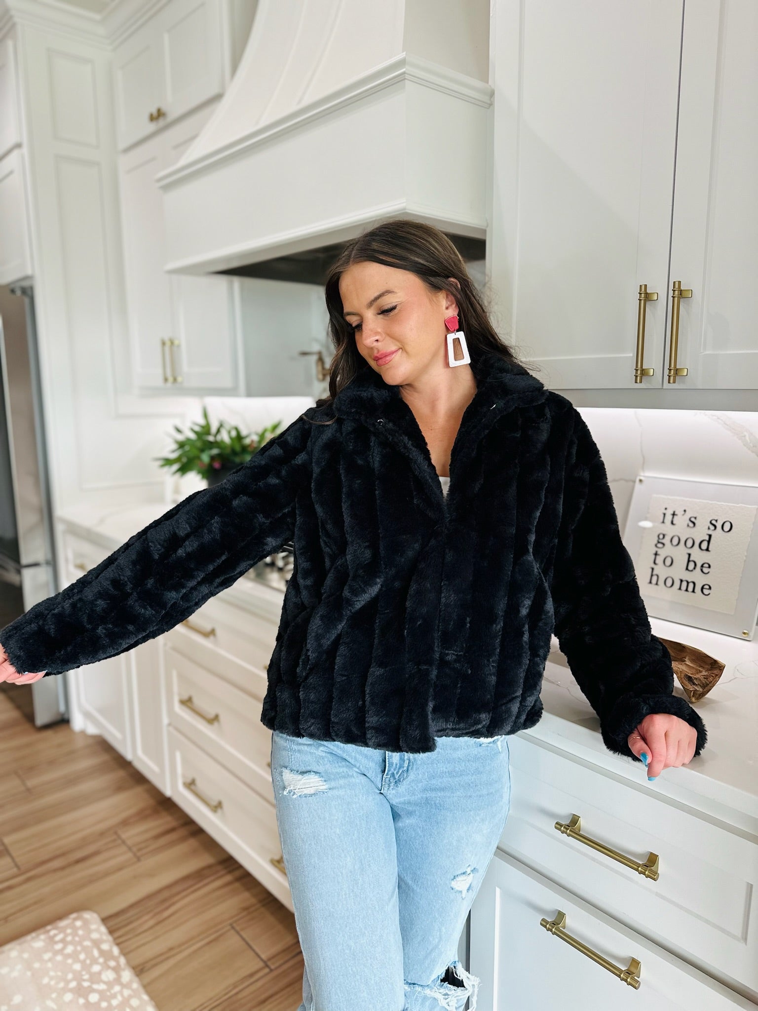 BLACK FAUX FUR JACKET - Tops