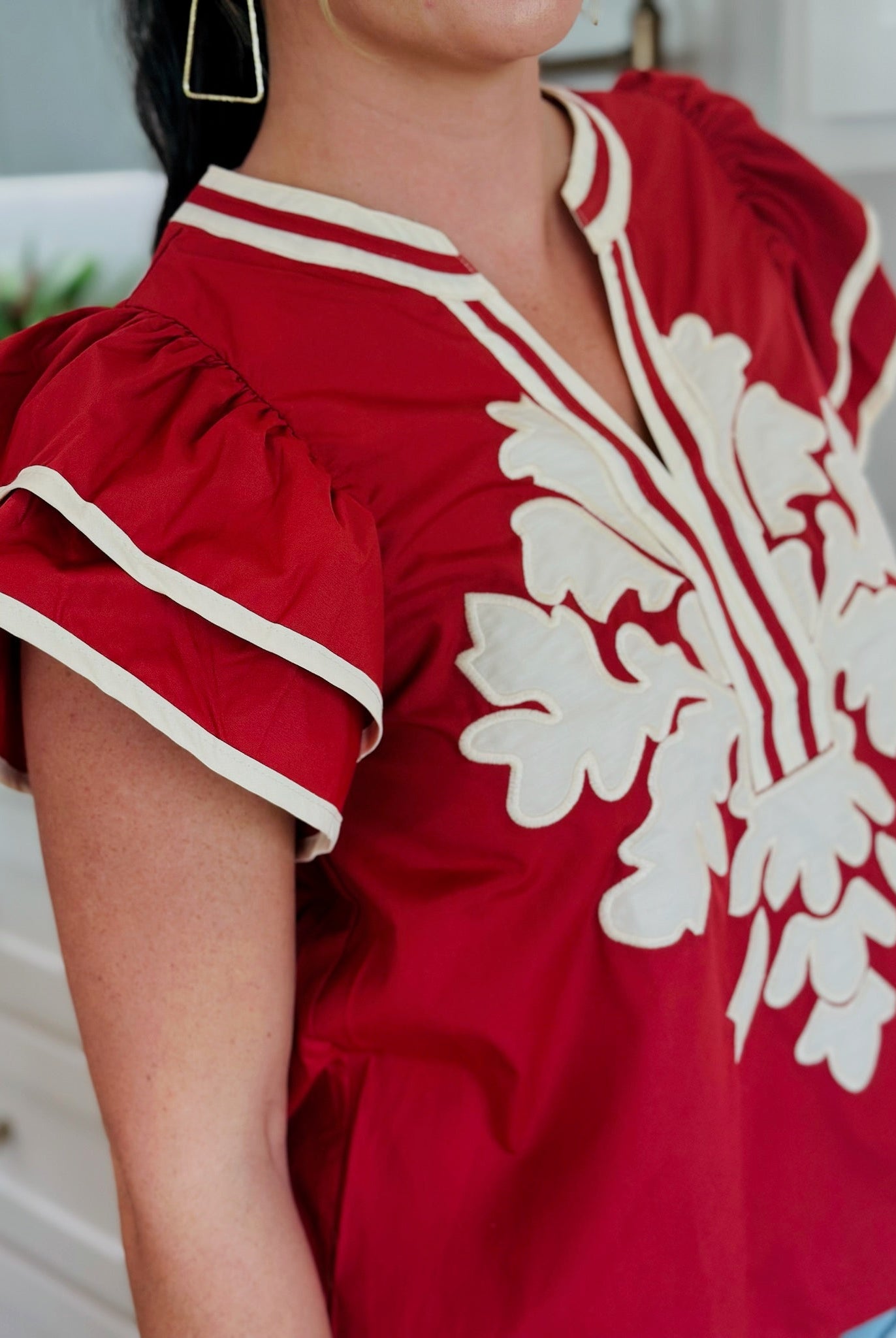 CINAMMON EMBROIDERED FLUTTER SLEEVE TOP BY ENTRO - Tops