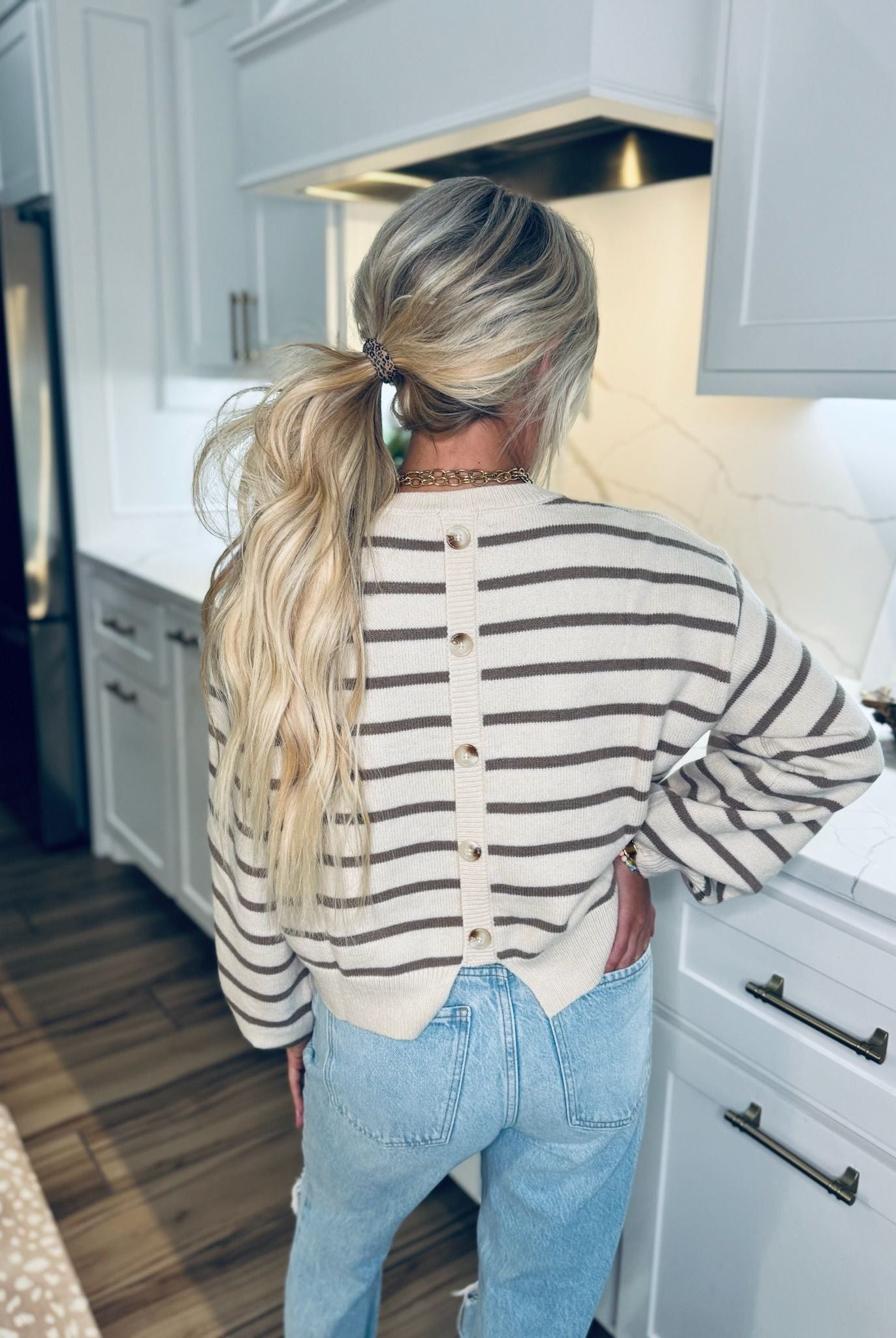 CREAM AND CAMEL STRIPE SWEATER - L - Tops