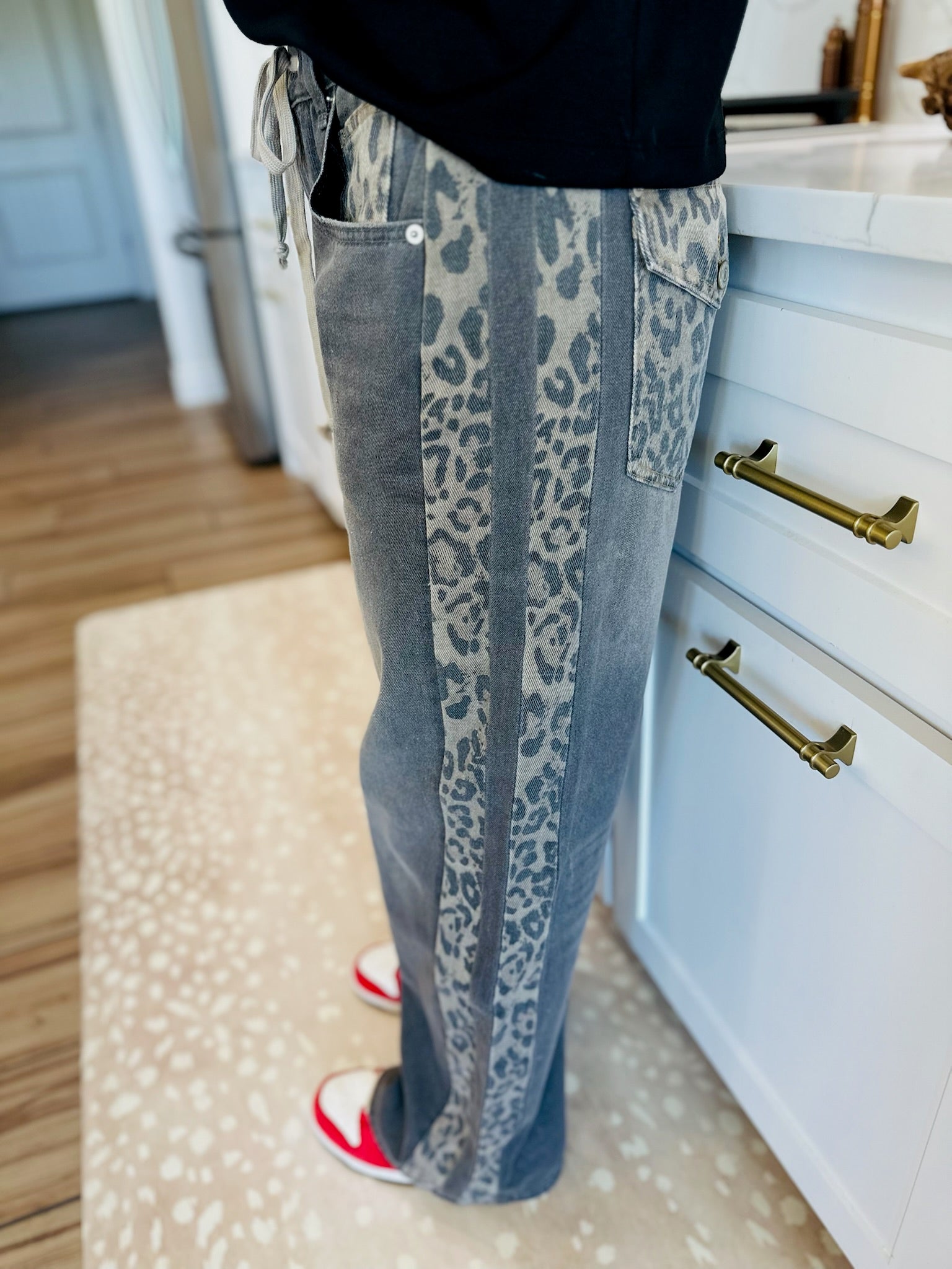 DUSTY LEOPARD WASHED DRAWSTRING PANTS - Bottoms