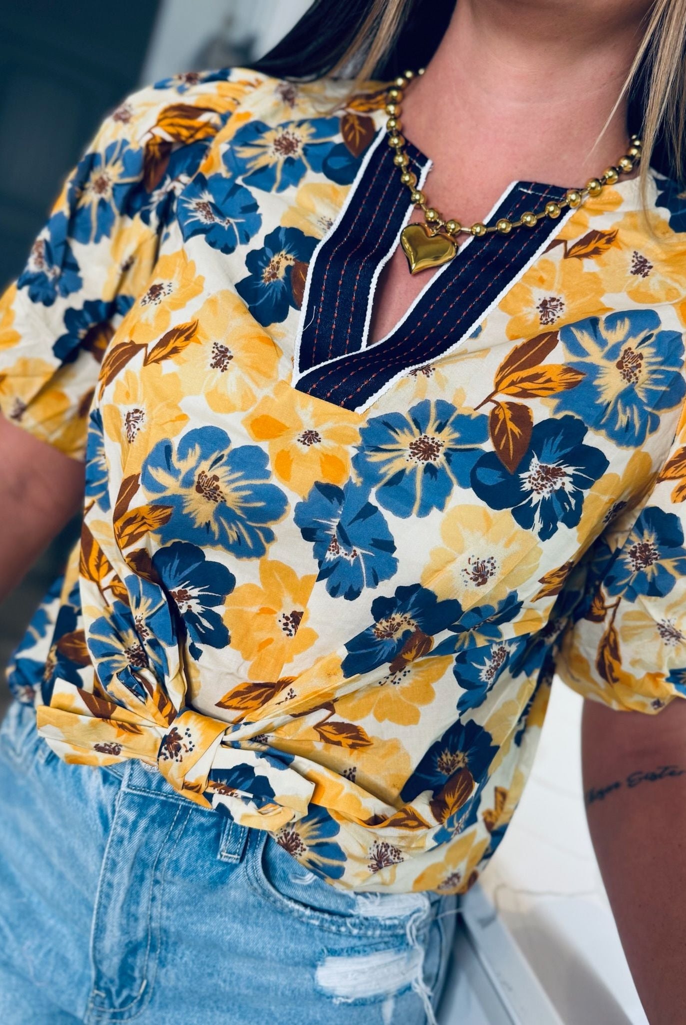 ENTRO GOLD AND BLUE FLORAL PRINT TOP WITH TIE - Tops