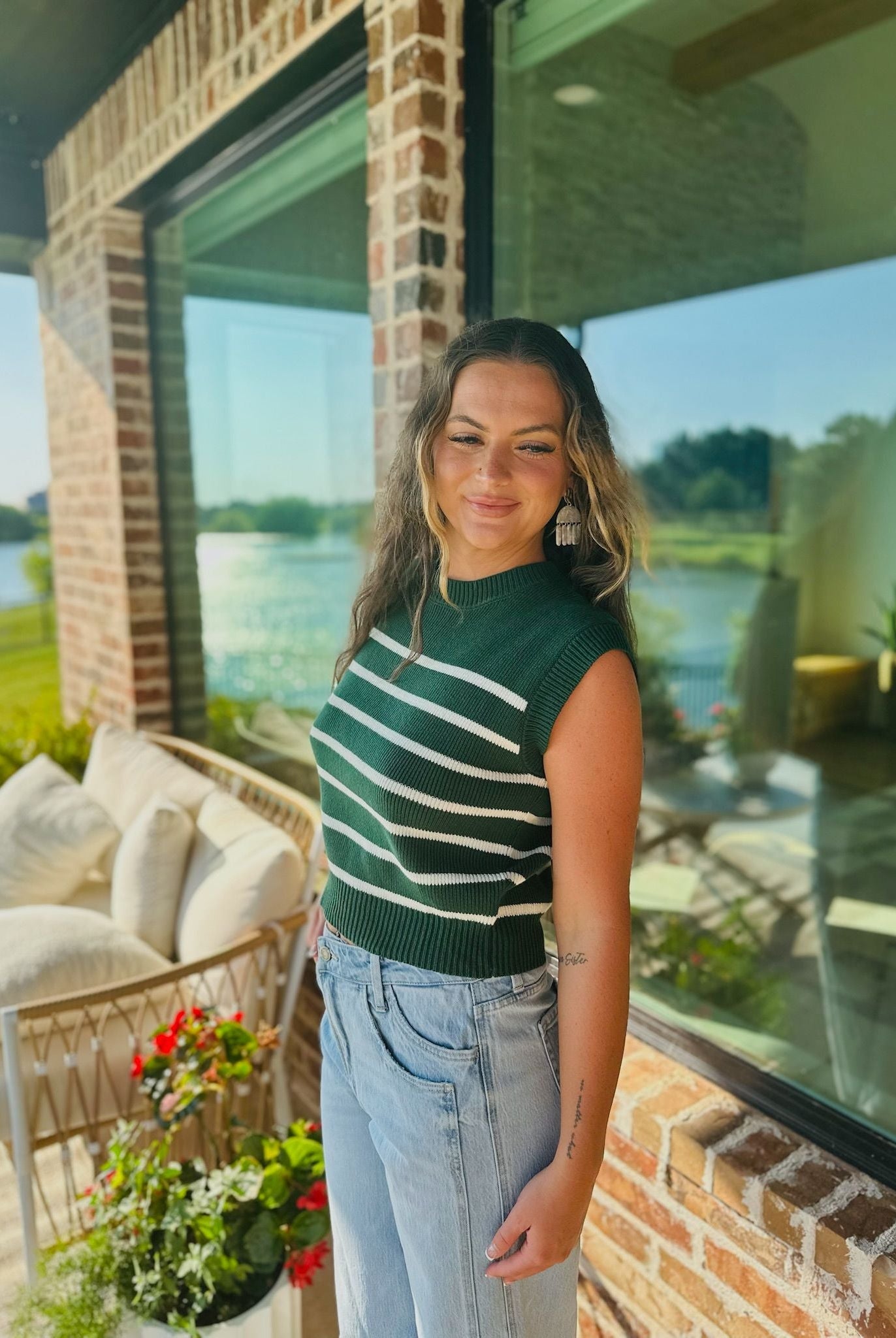 HUNTER GREEN AND CREAM STRIPED SLEEVELESS SWEATER - Tops