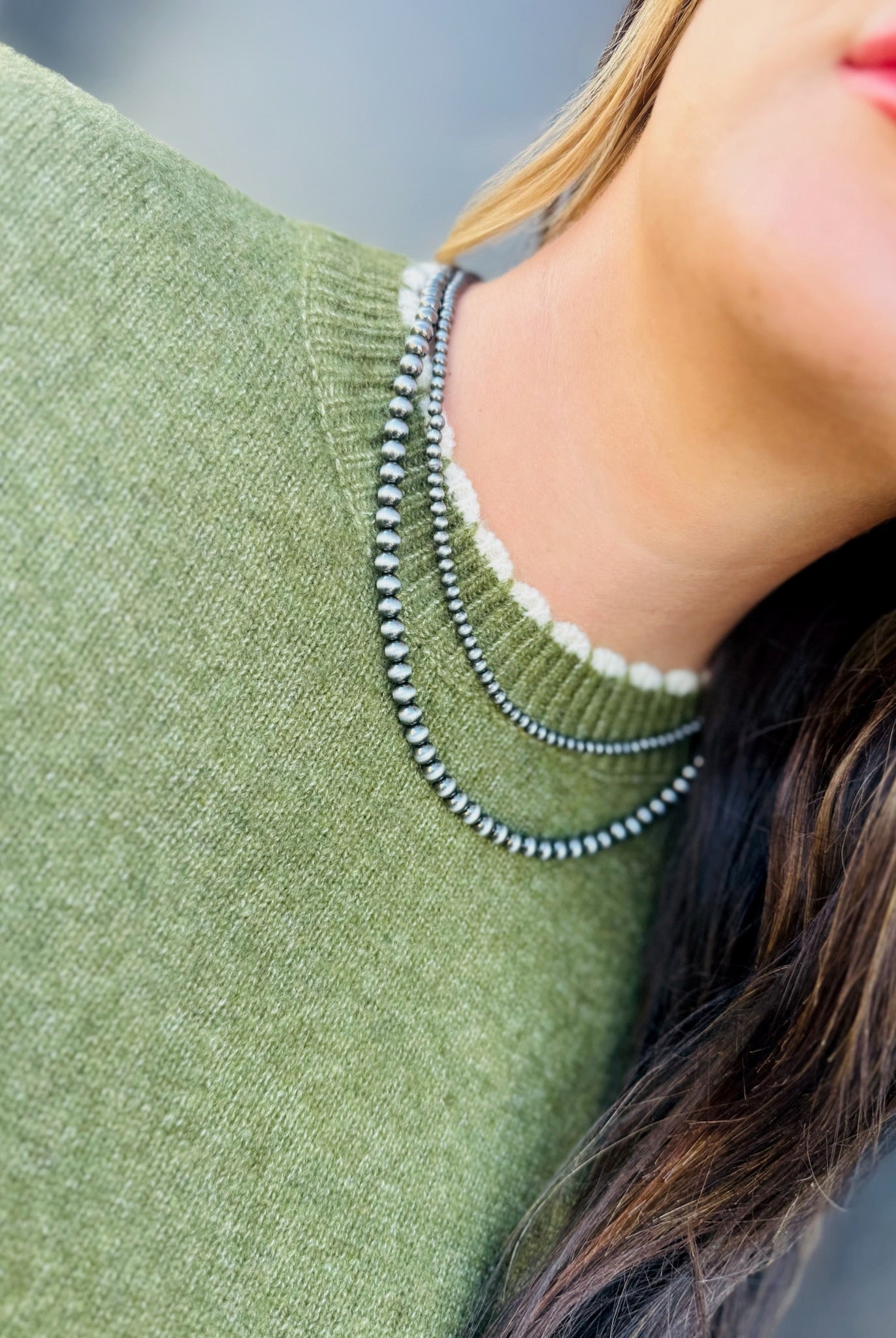 OLIVE GREEN SWEATER WITH CREAM DETAILS - Tops