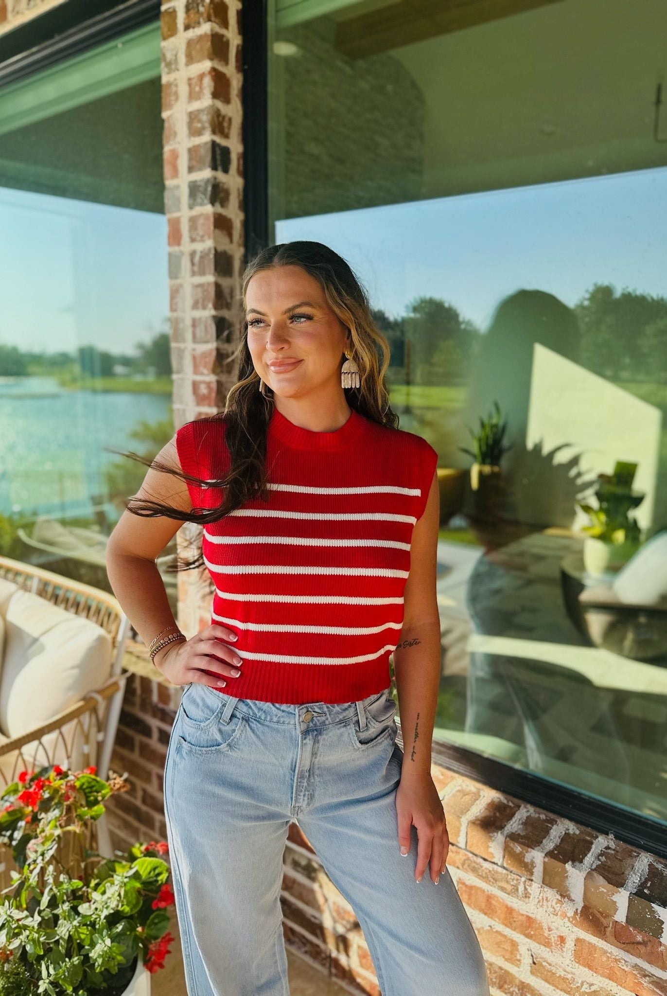 RED AND CREAM STRIPED SLEEVELESS SWEATER - Tops
