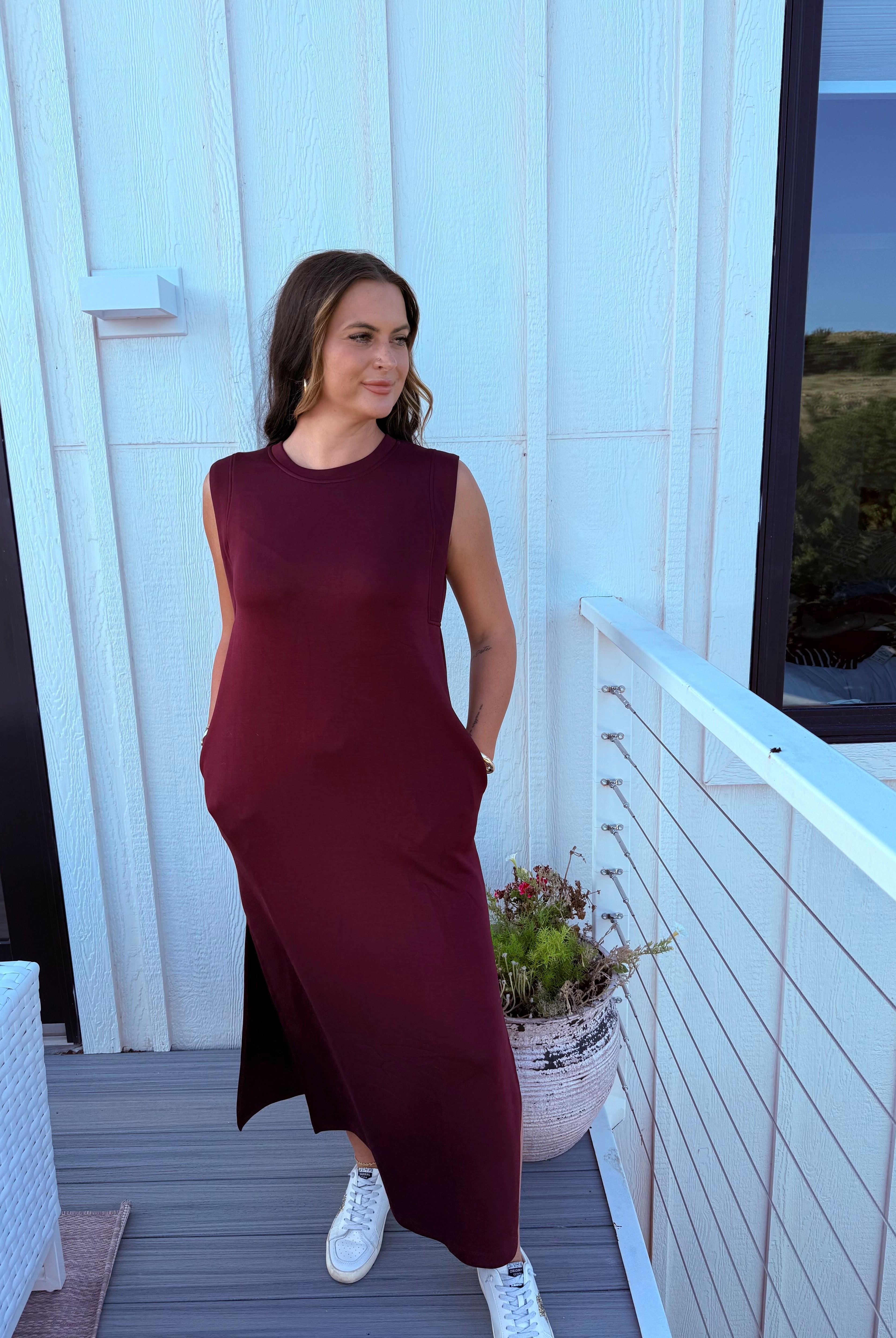 WINE SOLID KNIT SIDE-SLIT MIDI DRESS BY ENTRO - Dress