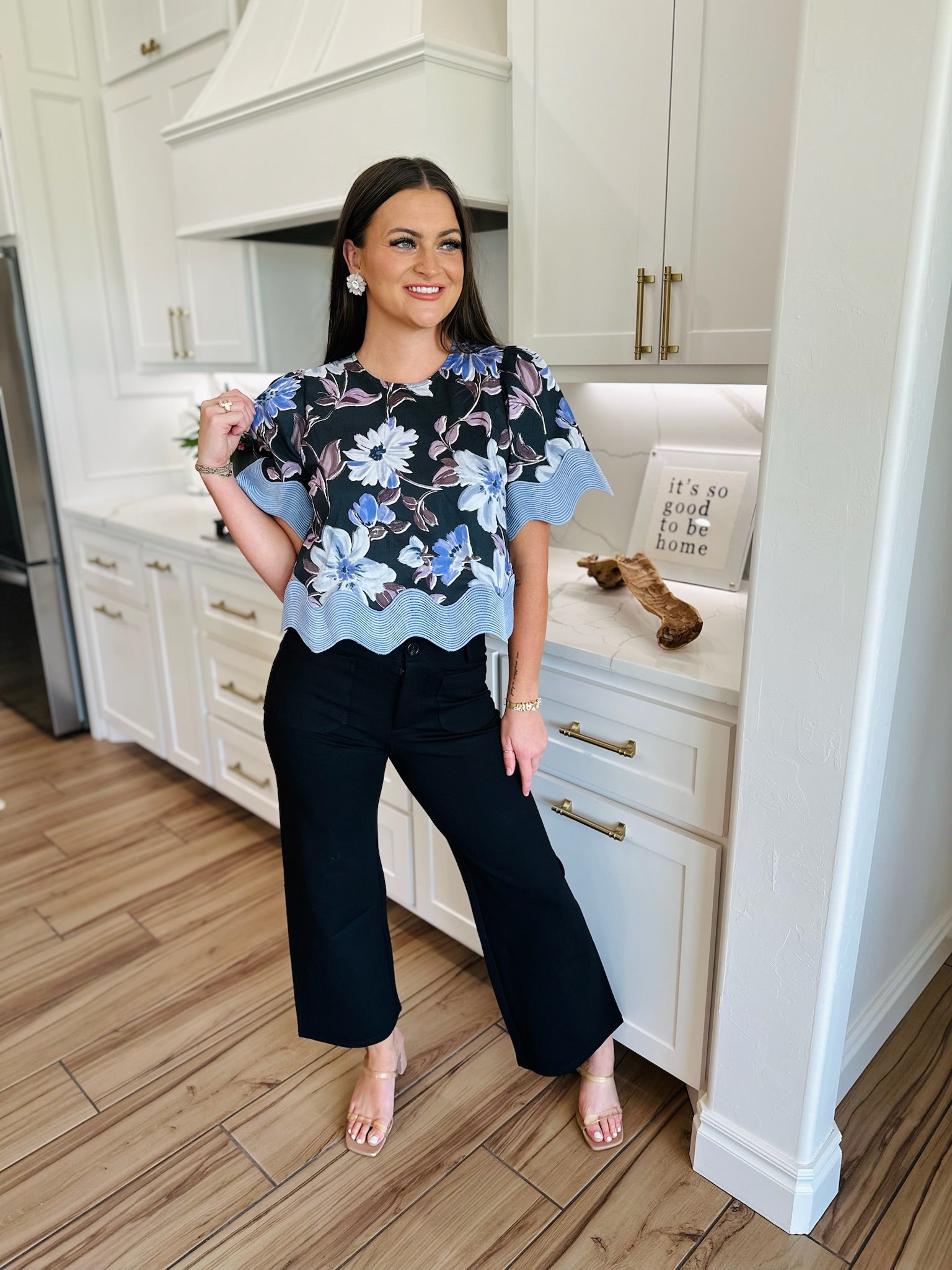 BLACK ENTRO FLORAL TOP W/PURPLE BAND