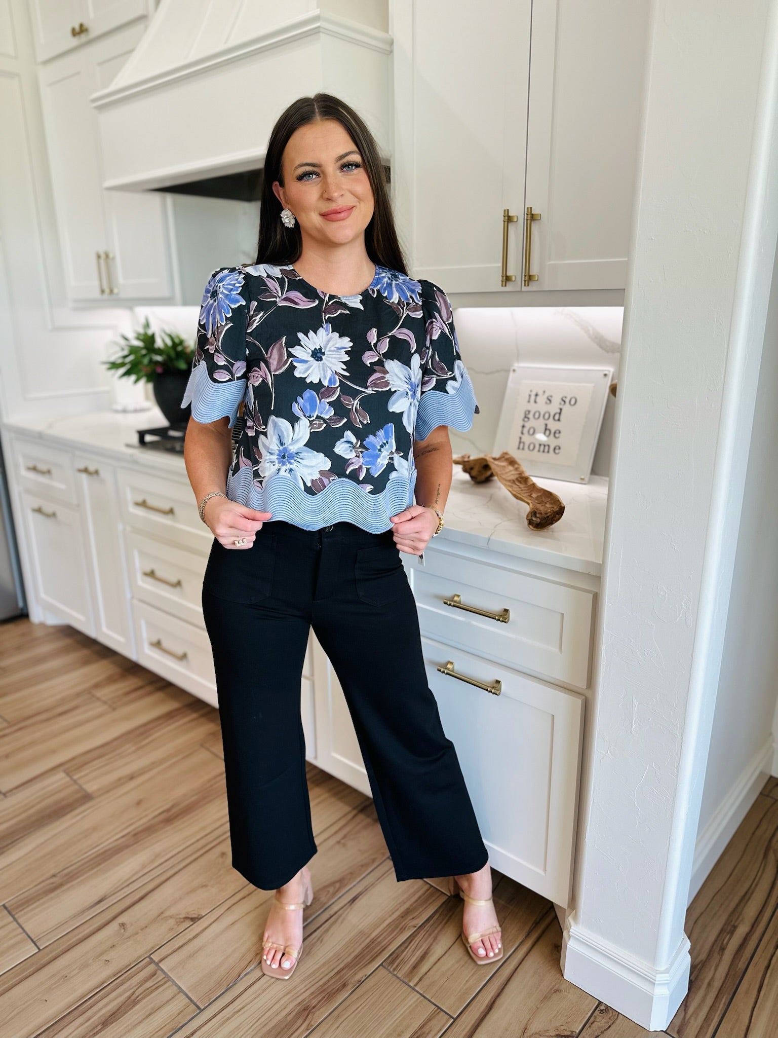 BLACK ENTRO FLORAL TOP W/PURPLE BAND