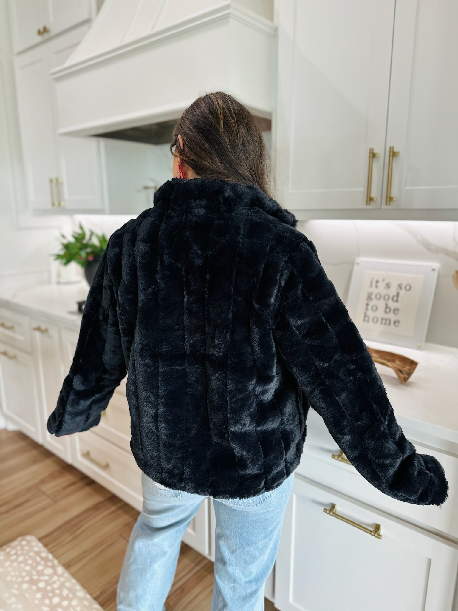 BLACK FAUX FUR JACKET - Tops