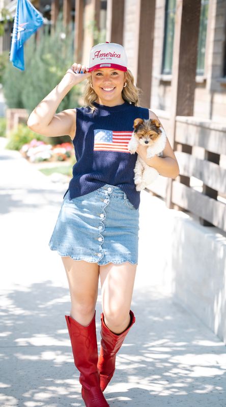 Stylish Scalloped Mini Denim Skirt with Buttons, perfect DENIM SKIRT for summer outfits.