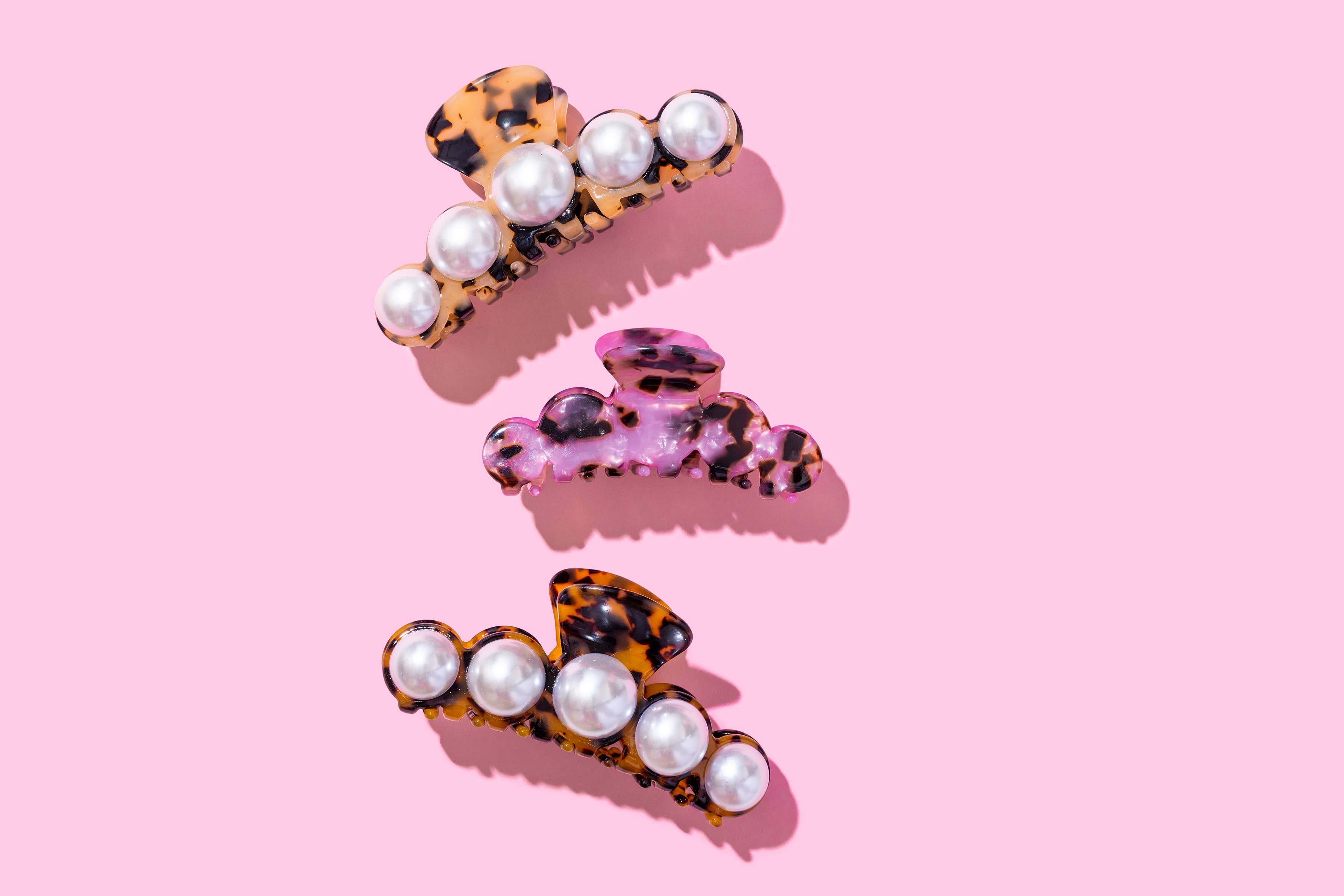 Claw Hair Clip in Brown and Black Tortoise with Pearl Beads - Elevate your style with this trendy accessory by Taylor Elliott Designs.